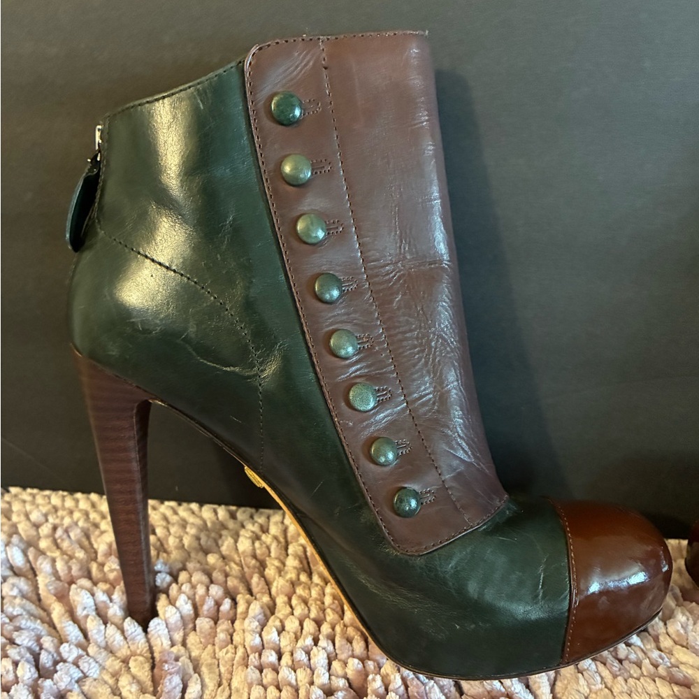 NWOB L.A.M.B Gwen Stefani Rosebury Ankle Boots bootie shoe US size 8